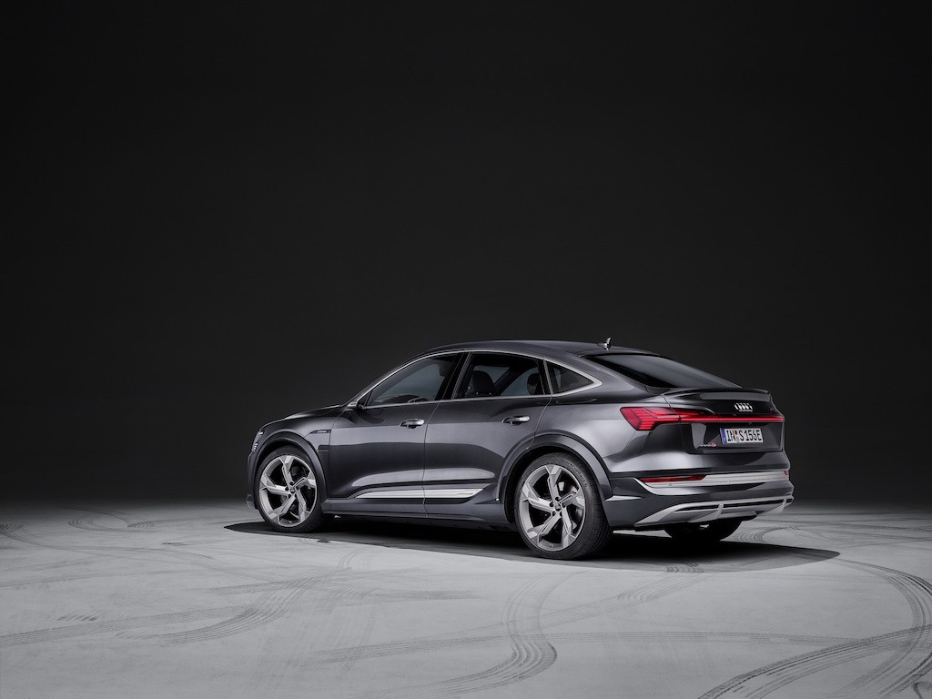Chuyển sang xe điện, Audi vẫn không quên truyền thống hiệu năng cao với cặp đôi E-Tron S ảnh 11