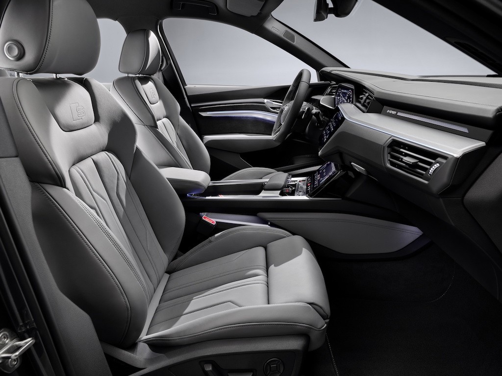Chuyển sang xe điện, Audi vẫn không quên truyền thống hiệu năng cao với cặp đôi E-Tron S ảnh 13