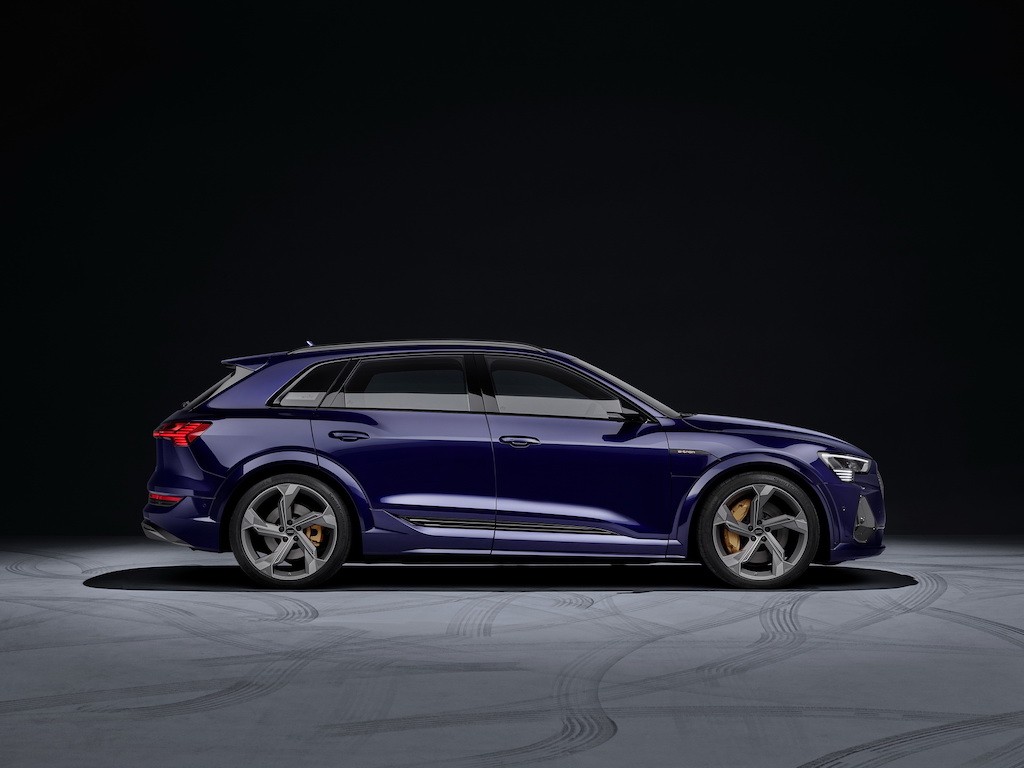 Chuyển sang xe điện, Audi vẫn không quên truyền thống hiệu năng cao với cặp đôi E-Tron S ảnh 3