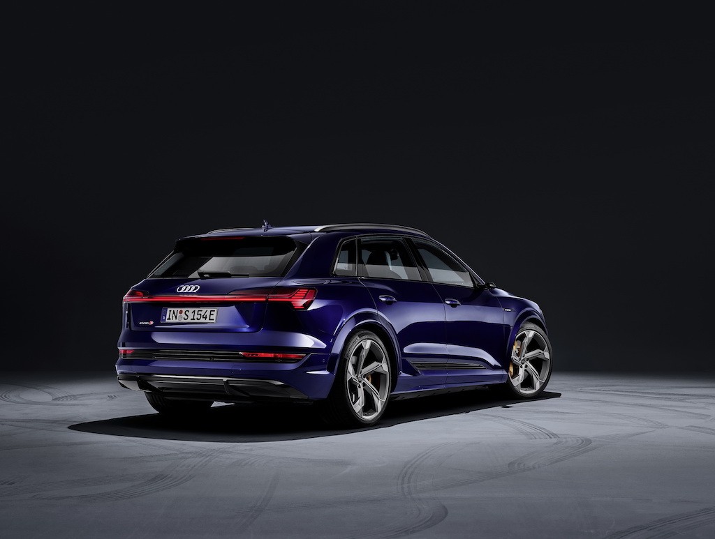 Chuyển sang xe điện, Audi vẫn không quên truyền thống hiệu năng cao với cặp đôi E-Tron S ảnh 4