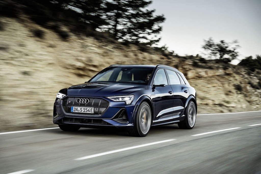 Chuyển sang xe điện, Audi vẫn không quên truyền thống hiệu năng cao với cặp đôi E-Tron S ảnh 8