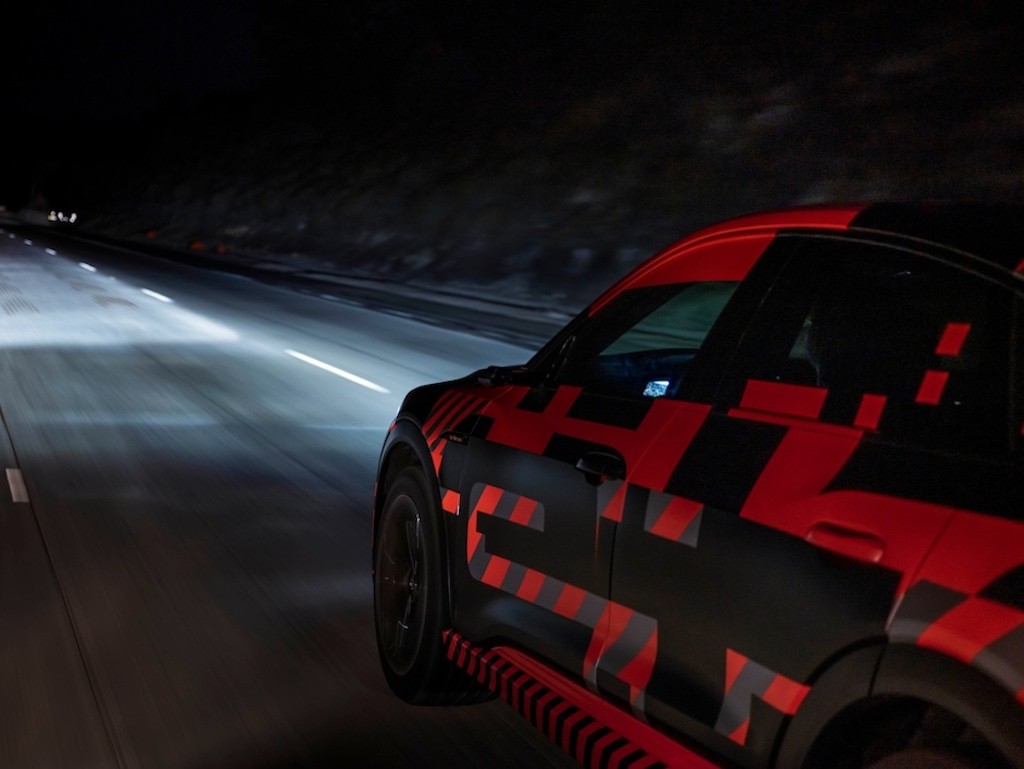 Bạn đã biết đèn pha ma trận Matrix LED của Audi đỉnh đến thế nào chưa? ảnh 9