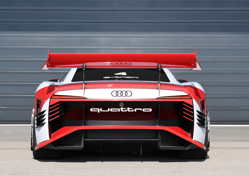 Audi đem siêu xe “ảo” e-tron Vision GT ra ngoài đời thực ảnh 3