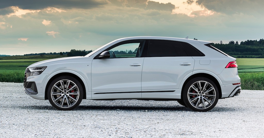 Thêm động cơ điện cắm sạc ngoài, SUV cao cấp nhất nhà Audi sẽ được “mở khoá” những khả năng gì? ảnh 2