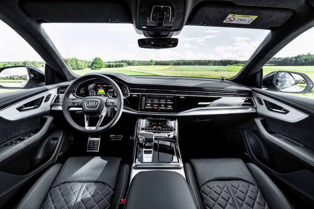 Thêm động cơ điện cắm sạc ngoài, SUV cao cấp nhất nhà Audi sẽ được “mở khoá” những khả năng gì? ảnh 4