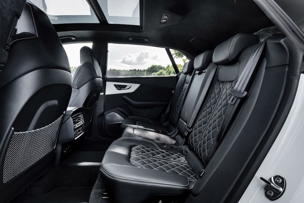 Thêm động cơ điện cắm sạc ngoài, SUV cao cấp nhất nhà Audi sẽ được “mở khoá” những khả năng gì? ảnh 10