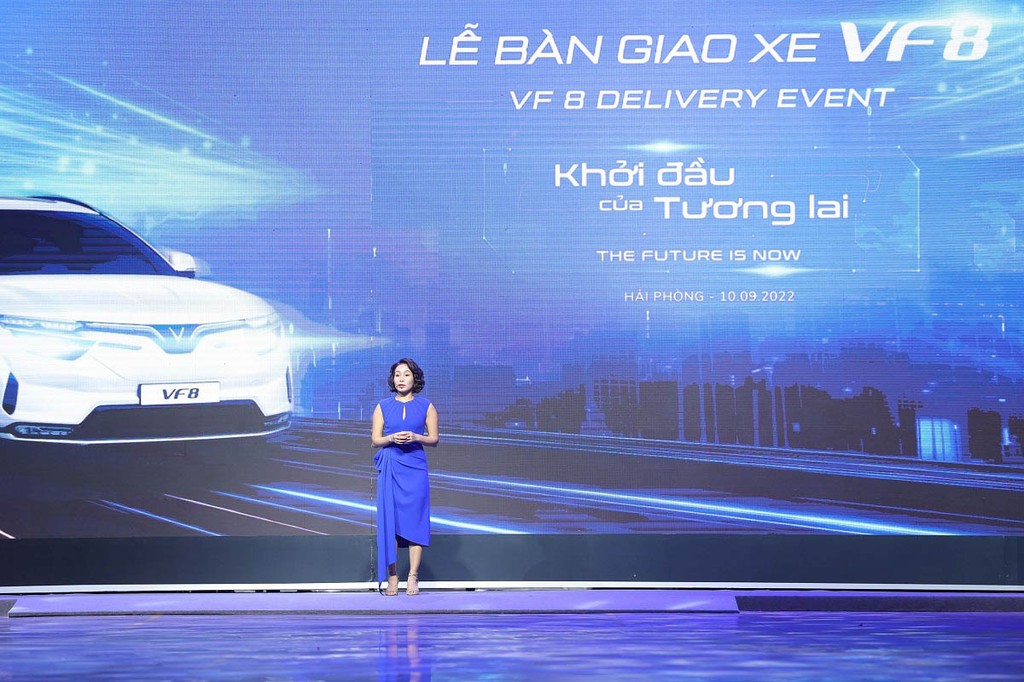 VinFast bàn giao xe điện VF 8, bước ngoặt mới của ngành công nghiệp ô tô Việt Nam ảnh 1