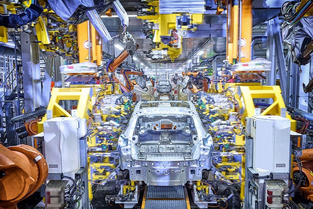 SUV điện Audi Q4 e-tron hoàn toàn mới chính thức đi vào sản xuất ảnh 2