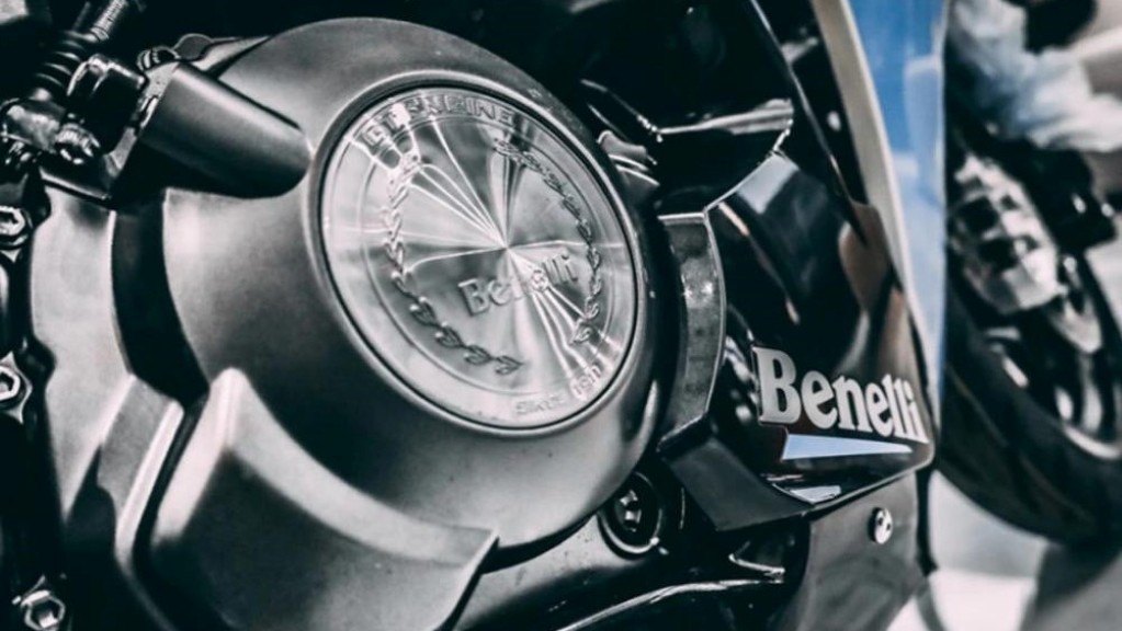 Diện kiến sportbike Benelli 302R 2021: ngoại hình hiện đại, trọng lượng nhẹ hơn, động cơ yếu hơn ảnh 3