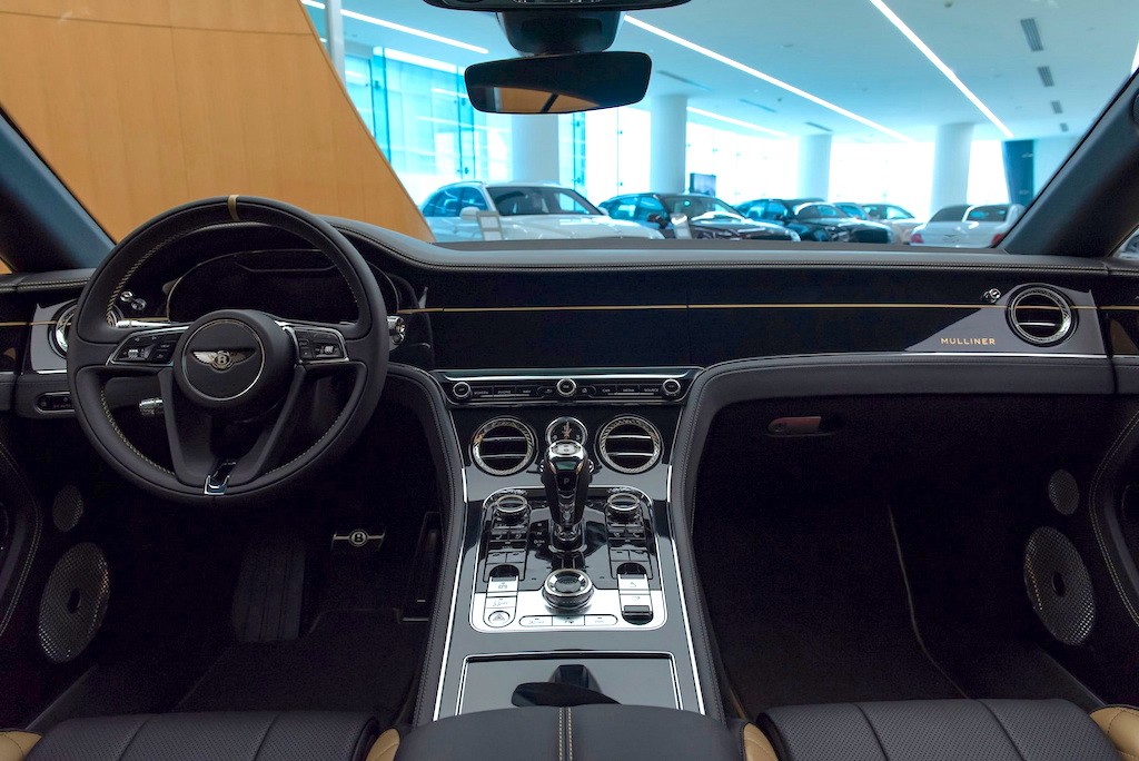 Ngắm nhìn Bentley Continental GT “hàng thửa” mạ vàng mà không phô trương, lại tập trung phục vụ đại gia Trung Đông  ảnh 3