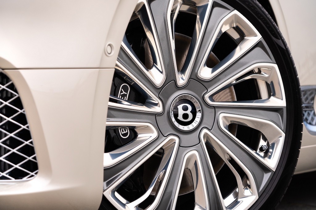 Coupe đỉnh cao sang trọng của Bentley ngập tràn trong những tiểu tiết lấy cảm hứng từ kim cương ảnh 11