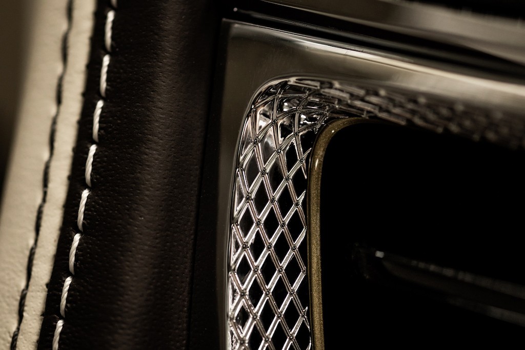 Những yếu tố này chính là cái “chất” khiến Bentley Flying Spur khác biệt trong Thế giới xe siêu sang ảnh 7