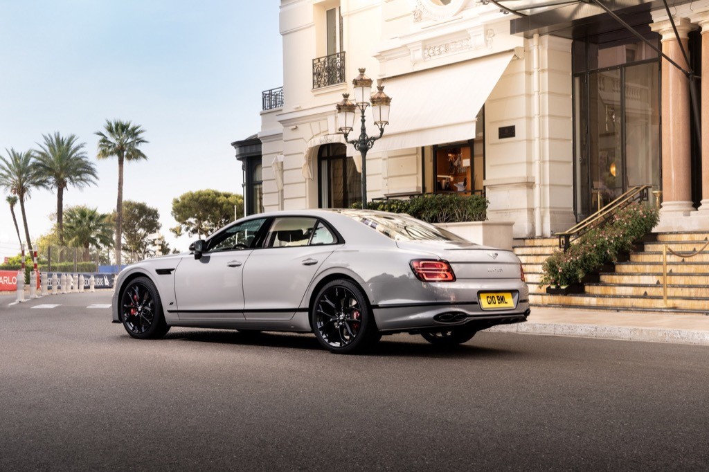 Bentley Flying Spur S ra mắt, hoàn thành dải sản phẩm “đen hoá” cho hãng xe siêu sang Anh ảnh 3