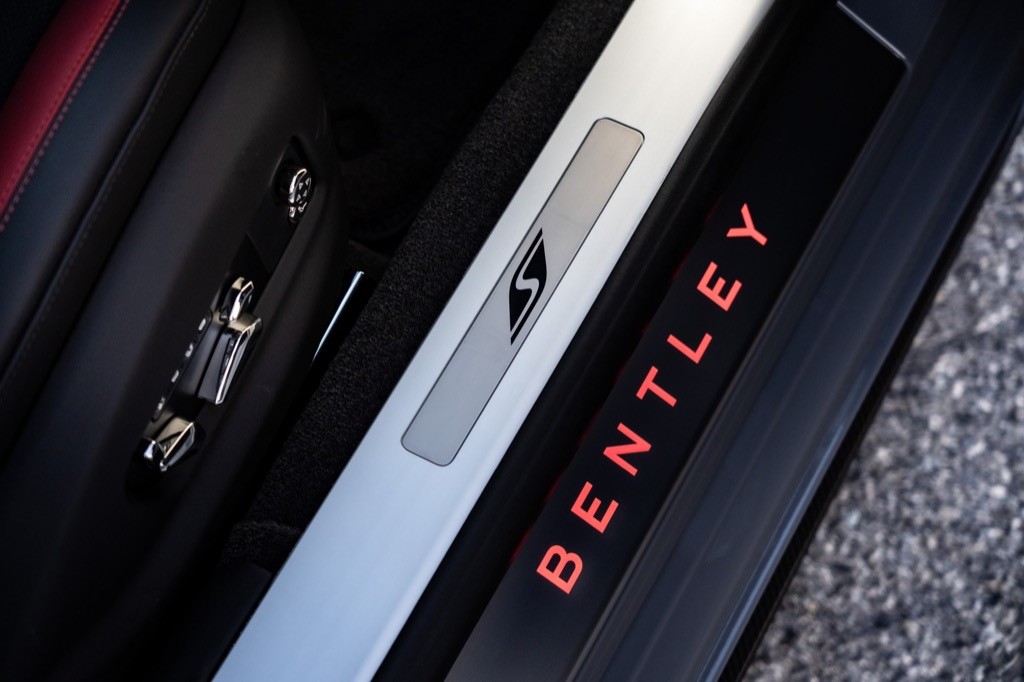 Bentley Flying Spur S ra mắt, hoàn thành dải sản phẩm “đen hoá” cho hãng xe siêu sang Anh ảnh 7