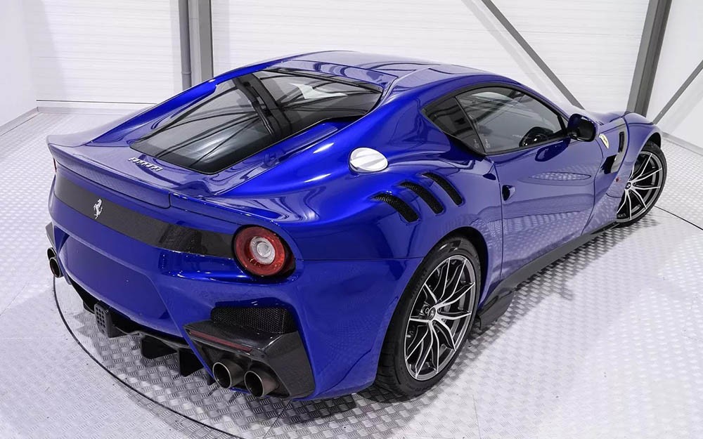 Siêu xe Ferrari F12tdf Electric Blue bị “thổi” giá đắt gấp đôi ảnh 2