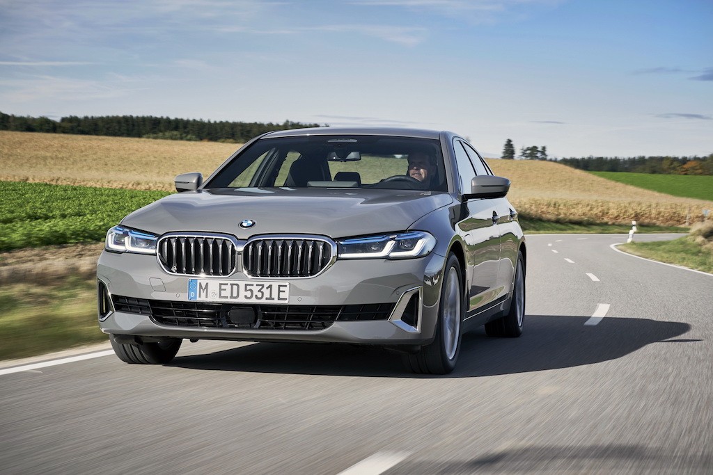 BMW tiếp tục đẩy mạnh “điện hoá” dòng sản phẩm, tung ra 3 Series và 5 Series hybrid “gía mềm“ ảnh 6