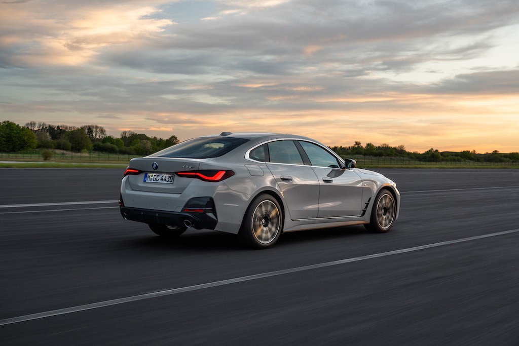 Thay mô-tơ điện bằng động cơ đốt trong, BMW i4 lại biến thành 4 Series Gran Coupe thế hệ mới ảnh 8