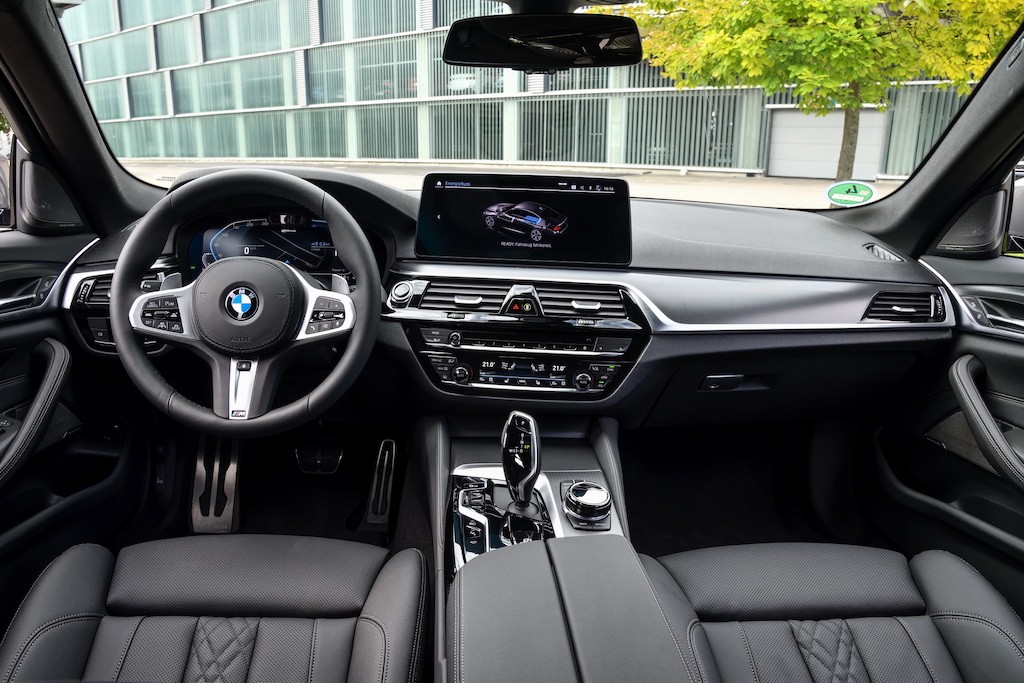 Cho tới khi M5 thế hệ mới xuất hiện, đây là chiếc BMW 5 Series động cơ xăng-điện hiệu năng cao nhất ảnh 5