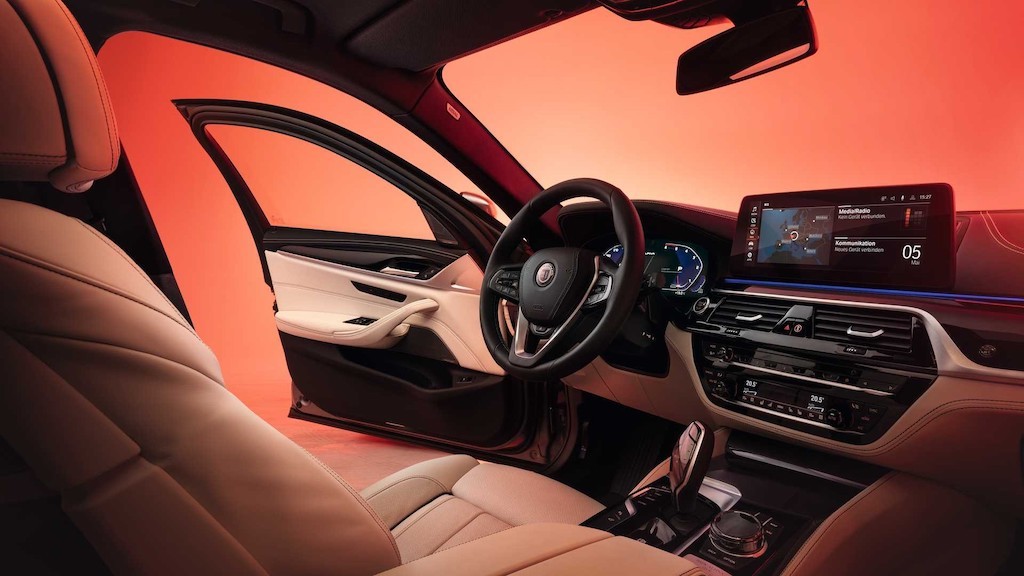 Soi cặp đôi BMW 5 Series LCI “không chính chủ”, hiệu năng cao tiệm cận với BMW M5 “xịn“ ảnh 10