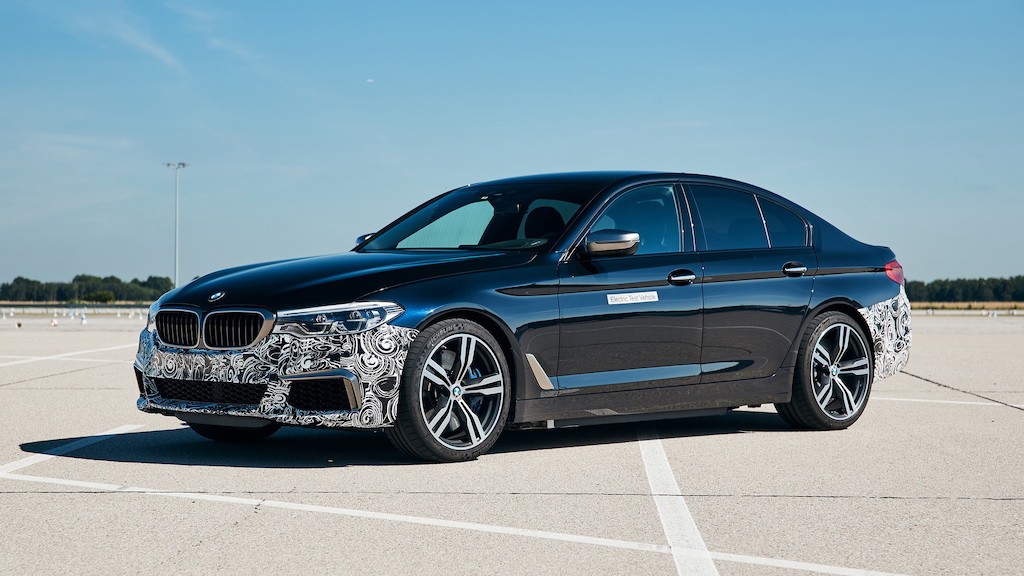 Với hệ động lực đặc biệt, chiếc BMW 5 Series này còn mạnh hơn cả siêu sedan BMW M5! ảnh 1