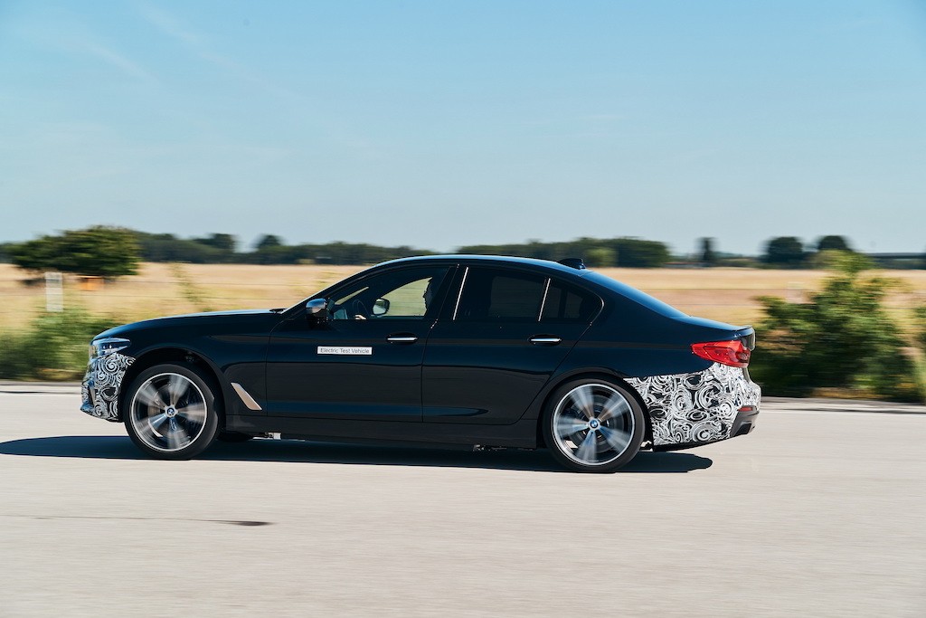 Với hệ động lực đặc biệt, chiếc BMW 5 Series này còn mạnh hơn cả siêu sedan BMW M5! ảnh 6