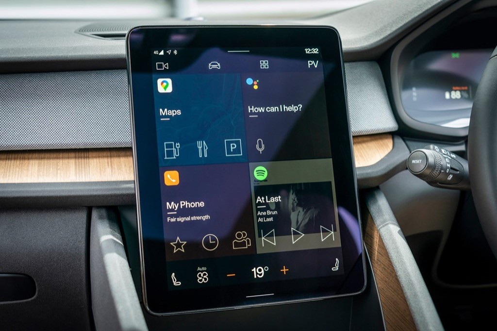 Không chỉ có điện thoại hay máy tính bảng, từ năm sau hệ điều hành Android sẽ chạy trên xe BMW ảnh 2