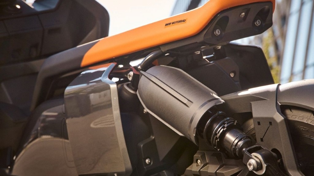 Ra mắt xe máy điện BMW CE-04 mang thiết kế như bước ra từ phim ảnh, công nghệ tối tân ảnh 4