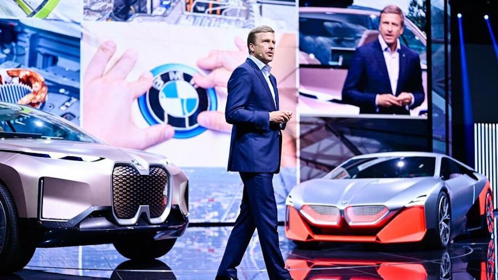 Bị các hãng xe sang khác “vượt mặt”, BMW bắt đầu mở rộng chiến dịch xe điện ảnh 1