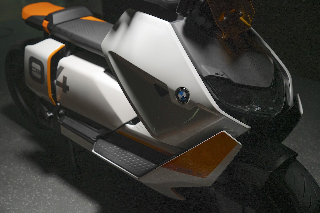 Nhìn tưởng từ phim viễn tưởng bước ra, nhưng chỉ vài năm nữa BMW Motorrad sẽ tung ra mẫu xe ga điện này ảnh 2