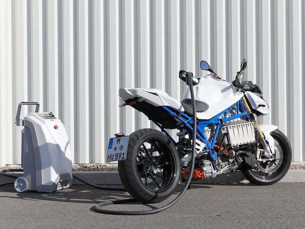 Nhìn tưởng S 1000 R “đầu Ngô mình Sở”, chiếc mô tô này chính là tương lai của BMW Motorrad! ảnh 3
