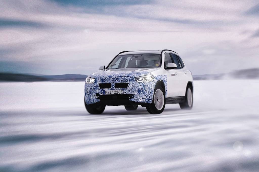 BMW đem dàn xe điện sắp ra mắt đi “chịu rét” tại Bắc Cực ảnh 4