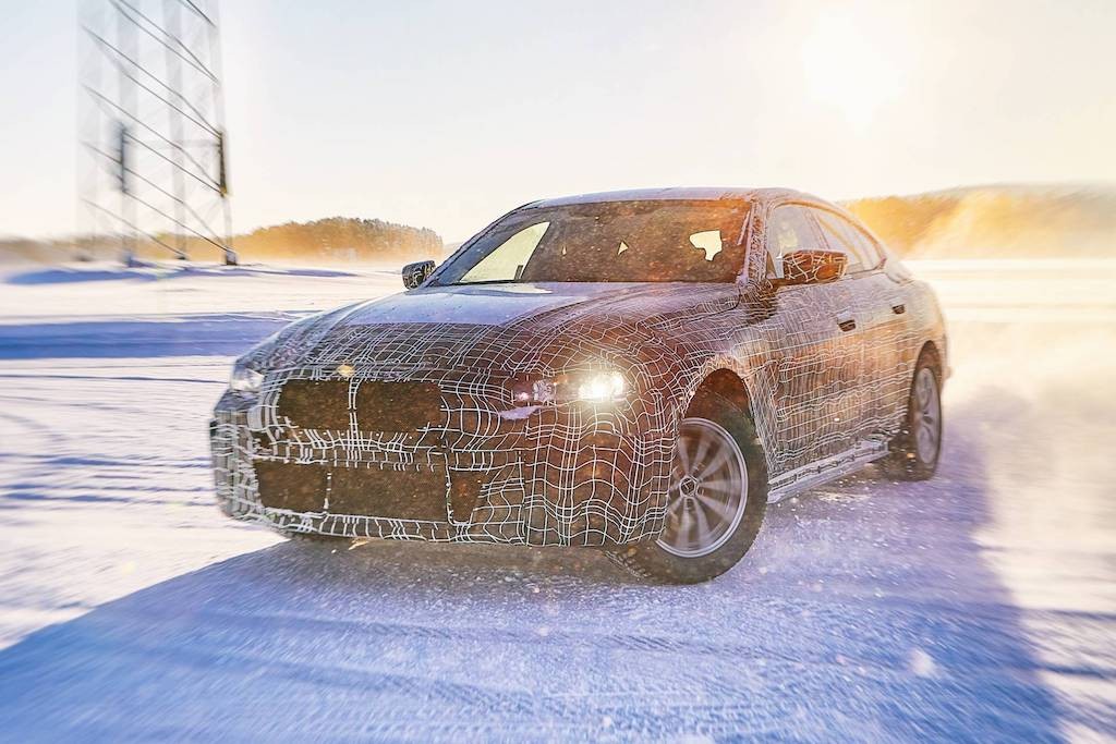 BMW đem dàn xe điện sắp ra mắt đi “chịu rét” tại Bắc Cực ảnh 5