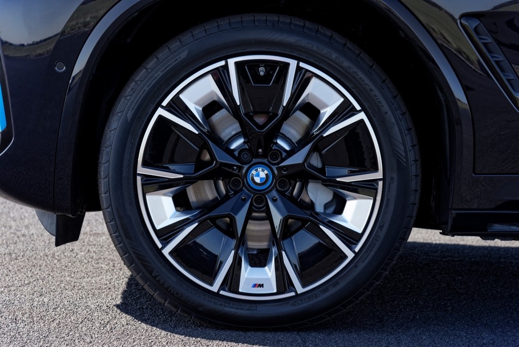 Ra mắt BMW iX3 2022 lột xác hoàn toàn về ngoại hình cùng nhiều công nghệ mới ảnh 4