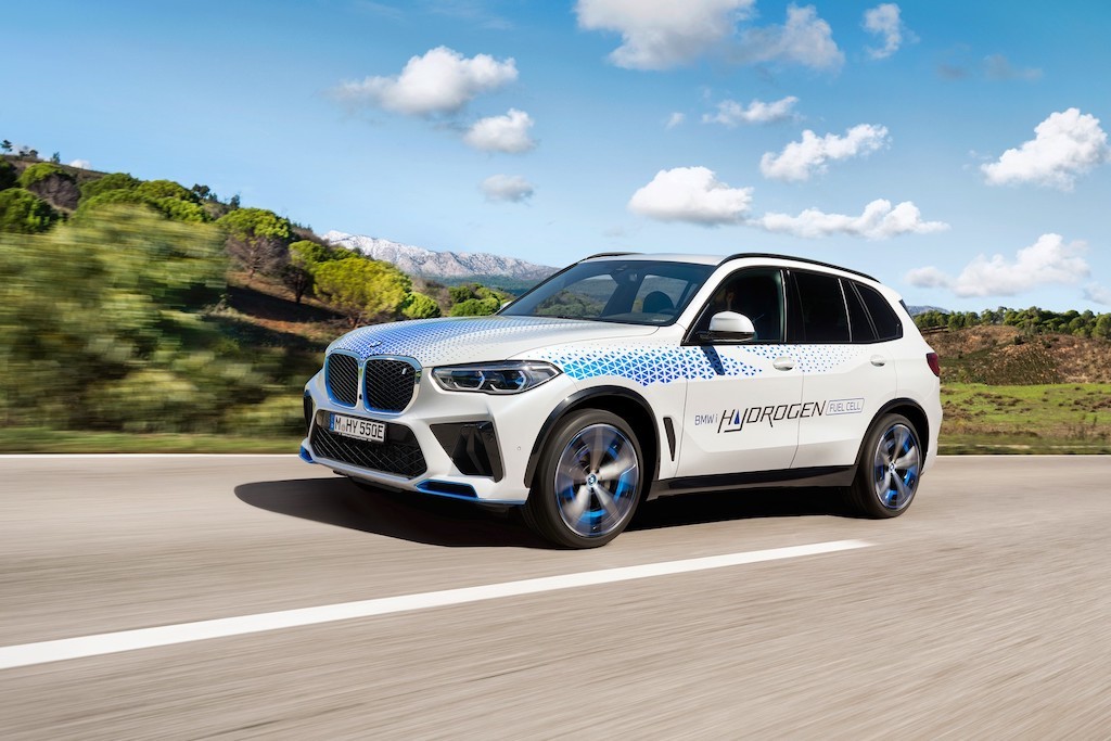 Cận cảnh SUV “xanh” BMW iX5 Hydrogen, chạy điện nhưng chỉ thải ra nước lã! ảnh 8