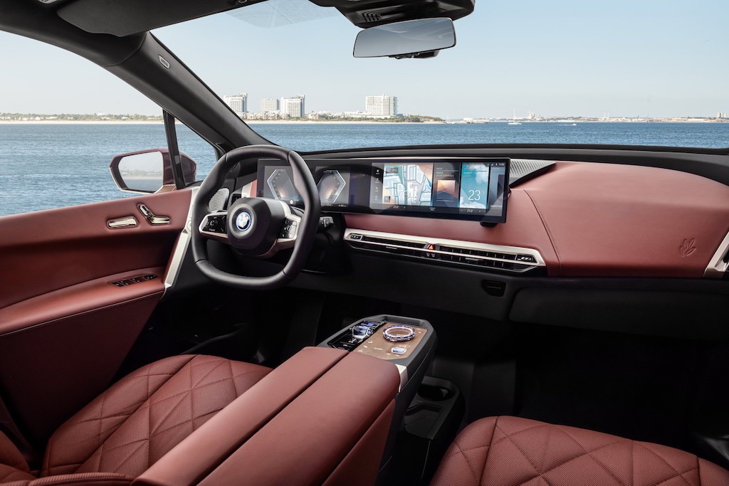 Tất tần tật về iX: chiếc SUV chạy điện đầu tiên từ BMW, tạo thế “chân vạc” với Mercedes EQC và Audi e-tron ảnh 15