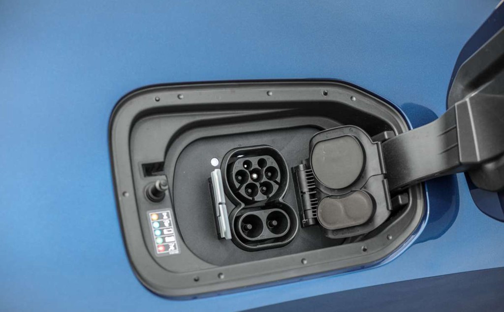 Xe điện BMW iX 2022 đổ bộ thị trường Đông Nam Á, giá khởi điểm gần 2 tỷ đồng ảnh 7