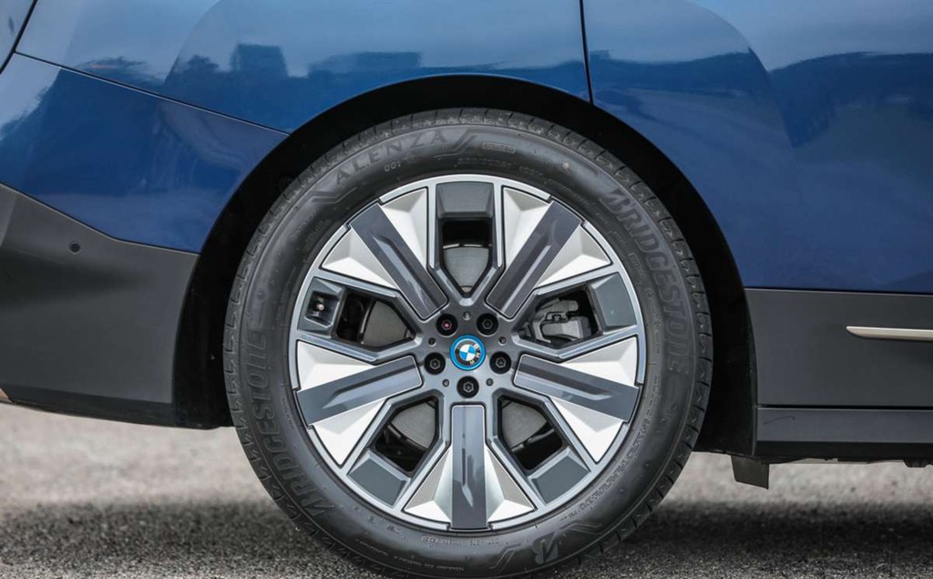 Xe điện BMW iX 2022 đổ bộ thị trường Đông Nam Á, giá khởi điểm gần 2 tỷ đồng ảnh 8
