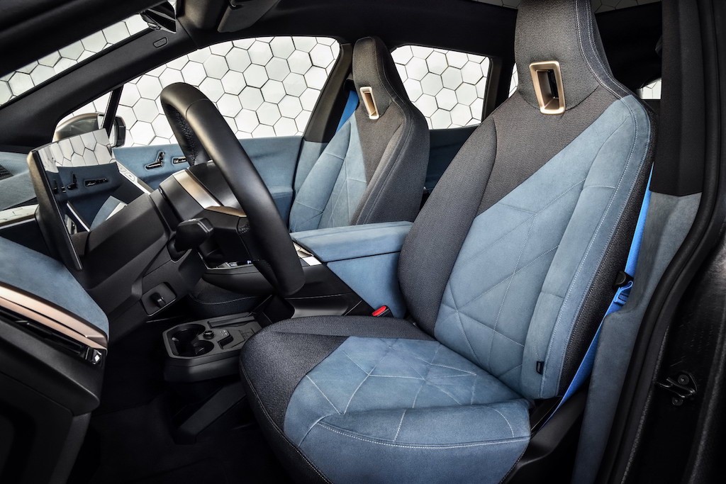 Tất tần tật về iX: chiếc SUV chạy điện đầu tiên từ BMW, tạo thế “chân vạc” với Mercedes EQC và Audi e-tron ảnh 5