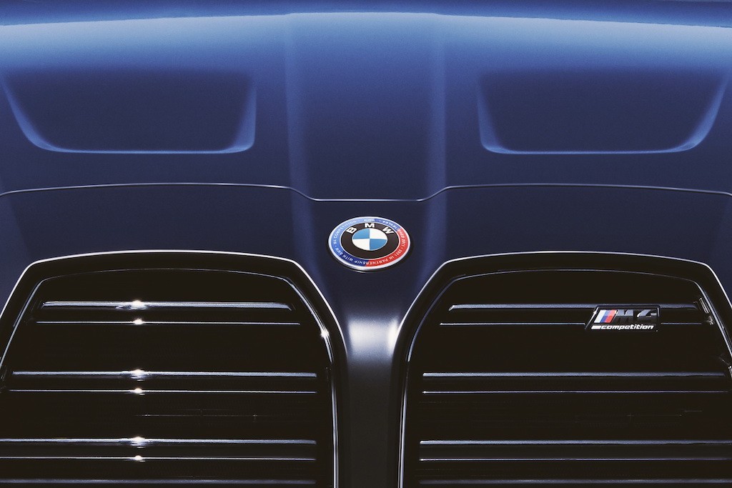 Tưởng chỉ bắt tay với hãng thời trang “cho vui”, hoá ra BMW làm M4 Competition bản đặc biệt thật! ảnh 6
