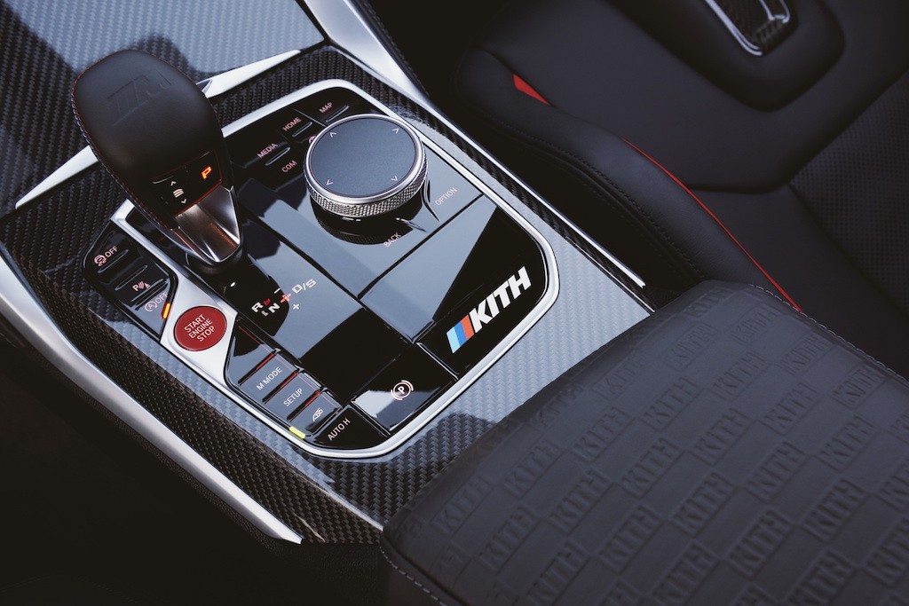 Tưởng chỉ bắt tay với hãng thời trang “cho vui”, hoá ra BMW làm M4 Competition bản đặc biệt thật! ảnh 10
