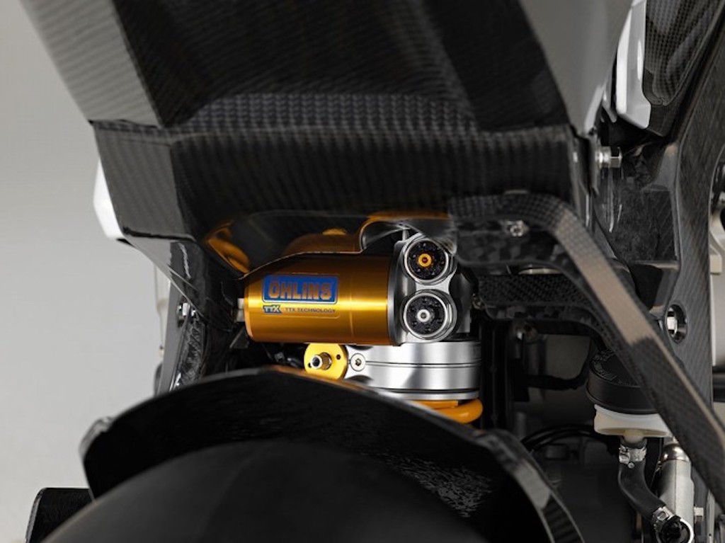 Sau mâm carbon, BMW Motorrad còn định làm khung liền gắp mô tô bằng sợi carbon! ảnh 5
