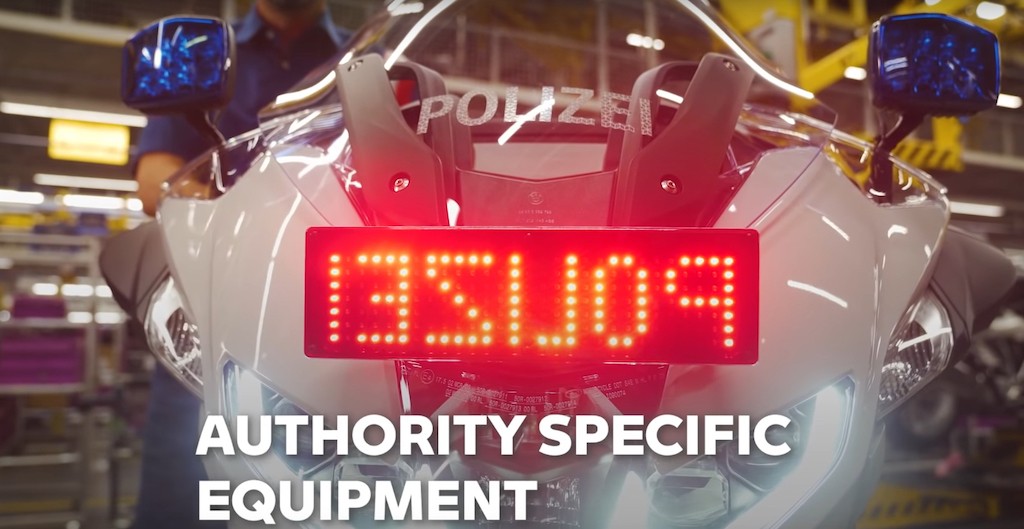 Soi siêu mô tô “bồ câu” BMW R 1250 RT-P của cảnh sát, có một chi tiết sẽ sớm xuất hiện trên bản “dân thường“ ảnh 4