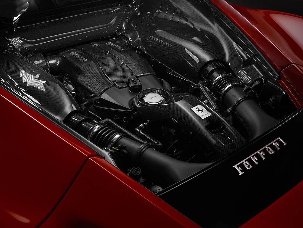 Siêu xe mới Ferrari F8 Tributo lần đầu xuất hiện trước công chúng ảnh 16