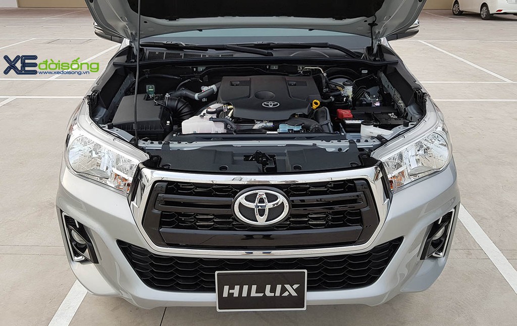 Chi tiết Toyota Hilux 2018 giá 695 triệu đồng đã về đại lý ảnh 17