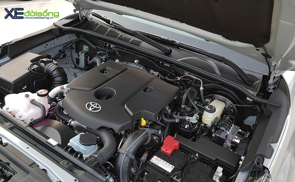 Chi tiết Toyota Hilux 2018 giá 695 triệu đồng đã về đại lý ảnh 18