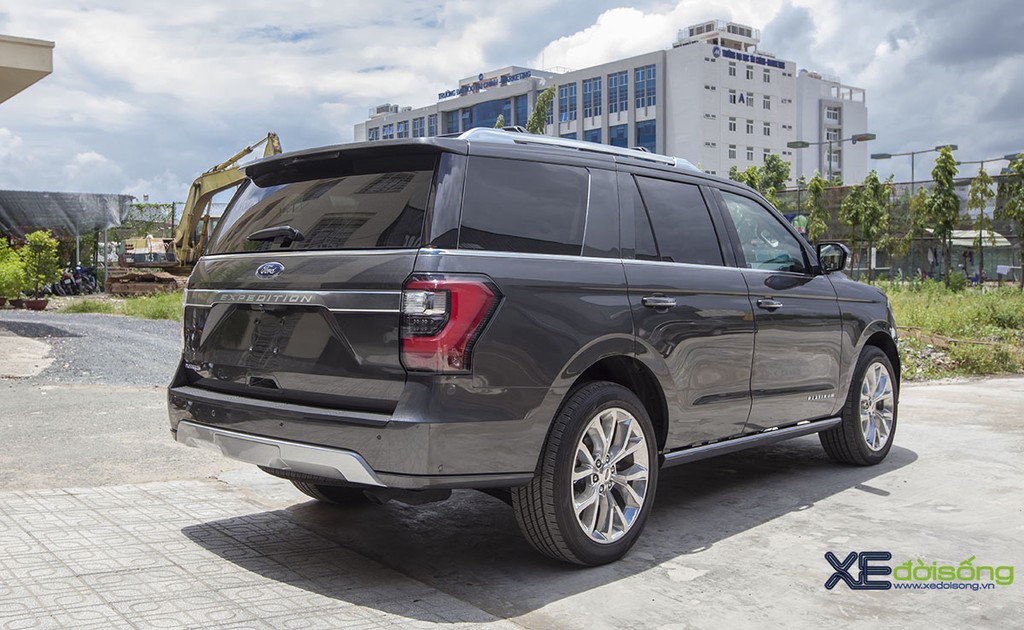 Cận cảnh SUV 8 chỗ Ford Expedition Platinum 2020 đầu tiên về Việt Nam ảnh 5