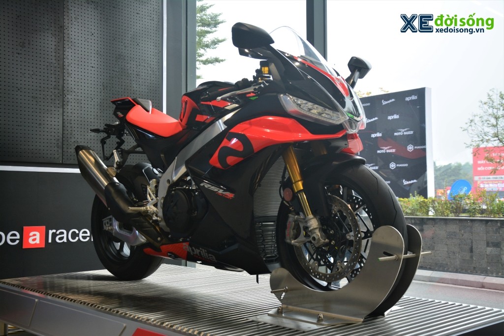 Chi tiết superbike Aprilia RSV4 Factory với giá bán 885 triệu đồng, rẻ hơn nhập khẩu tư nhân ảnh 1