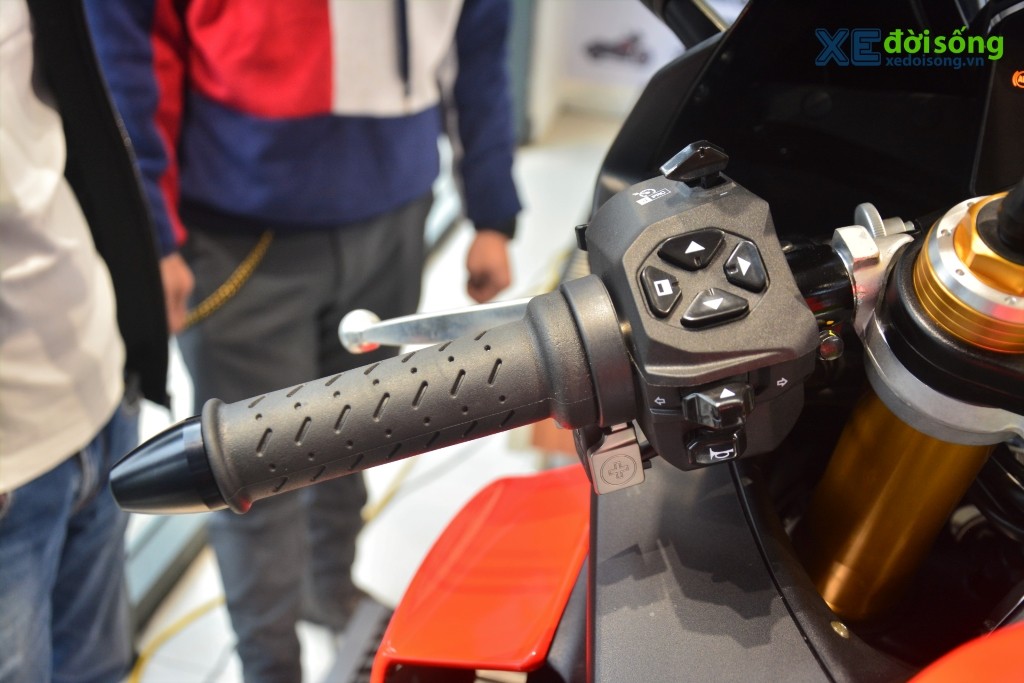 Chi tiết superbike Aprilia RSV4 Factory với giá bán 885 triệu đồng, rẻ hơn nhập khẩu tư nhân ảnh 8