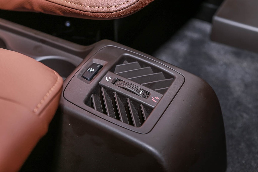 Chi tiết SUV VinFast LUX SA2.0 Turbo vừa xuất xưởng, giá ưu đãi 1,415 tỷ đồng ảnh 16