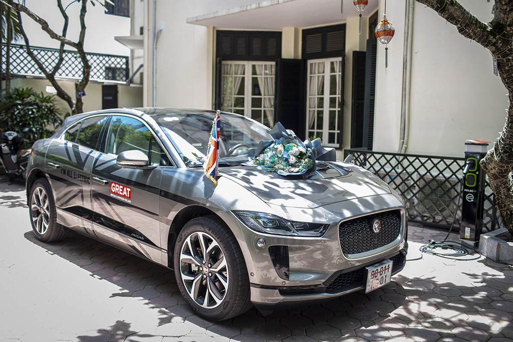 Chi tiết xe điện Jaguar I-PACE chính hãng đầu tiên tại Việt Nam, sẽ được bán rộng rãi cuối năm nay ảnh 2